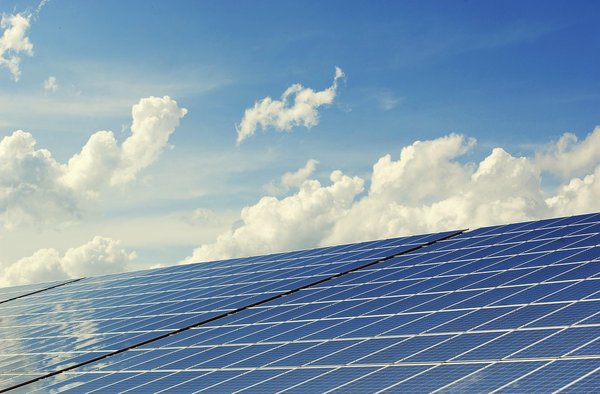 Panneau solaire photovoltaïque : avis clients et installation rapide